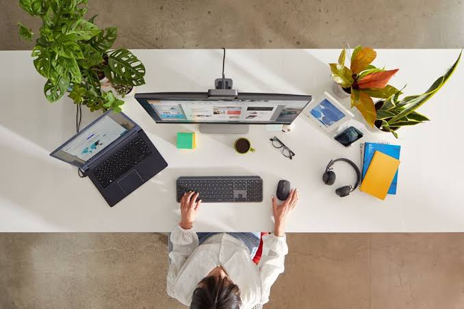 Revolusi Setup Kerja 2026: Mengapa Perangkat Logitech Terbaru Ini Wajib Dimiliki Para Profesional Hybrid?